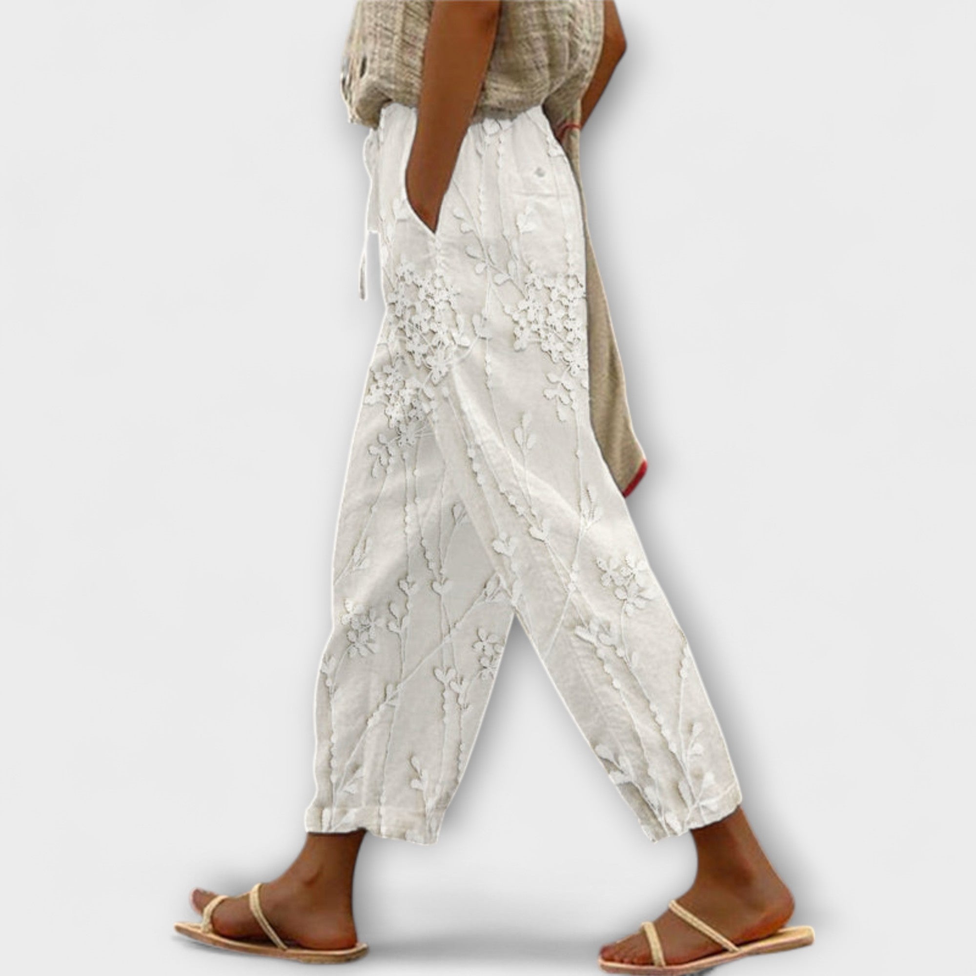 Tünde™ - Virágos applikációs lenvászon nadrág