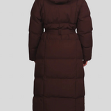 Barna™ - Hosszú steppelt télikabát övvel