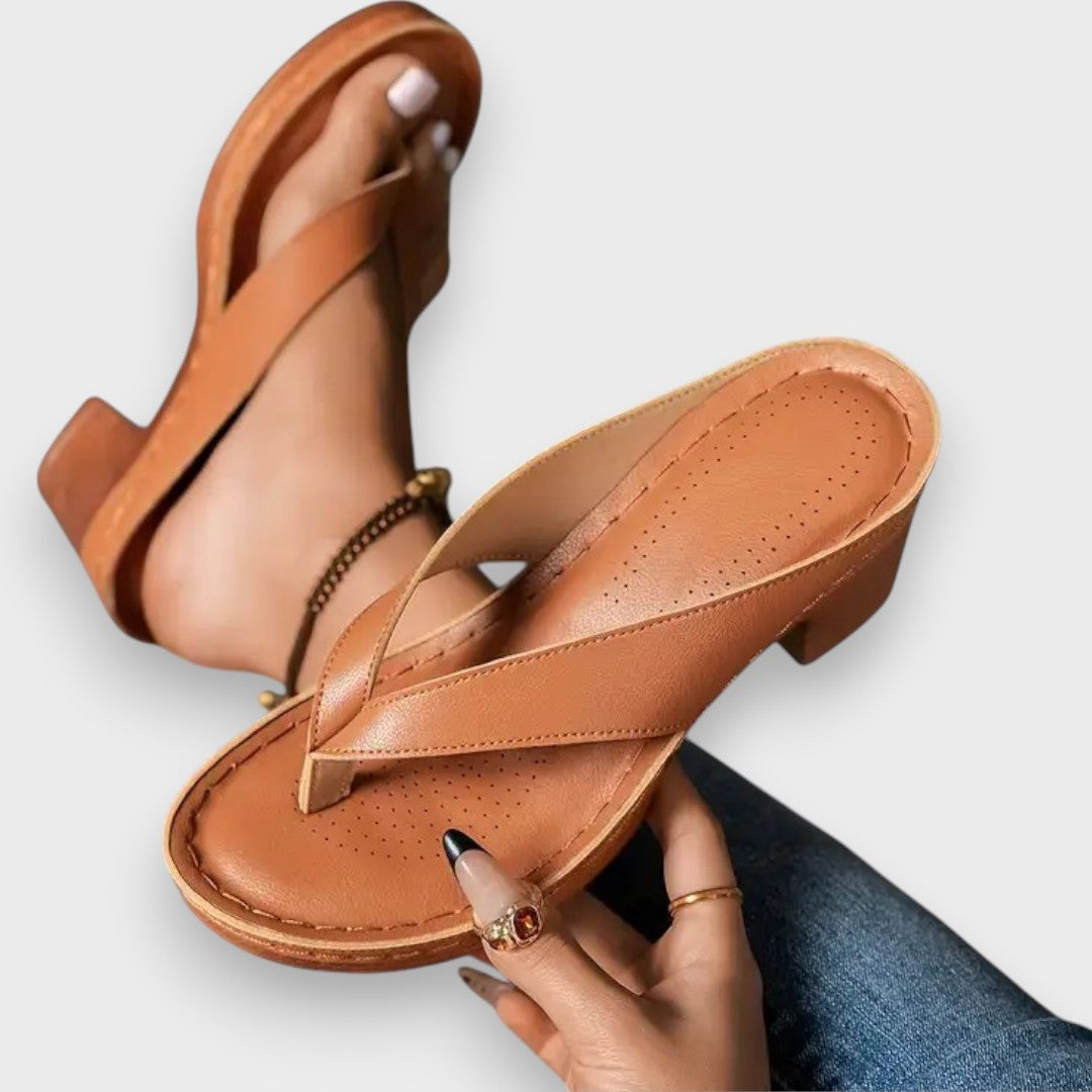 Aranka™  - Arany bőr flip-flop szandál