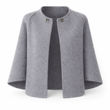 Kinga™ - Rövid cape blézer ékszer gombokkal