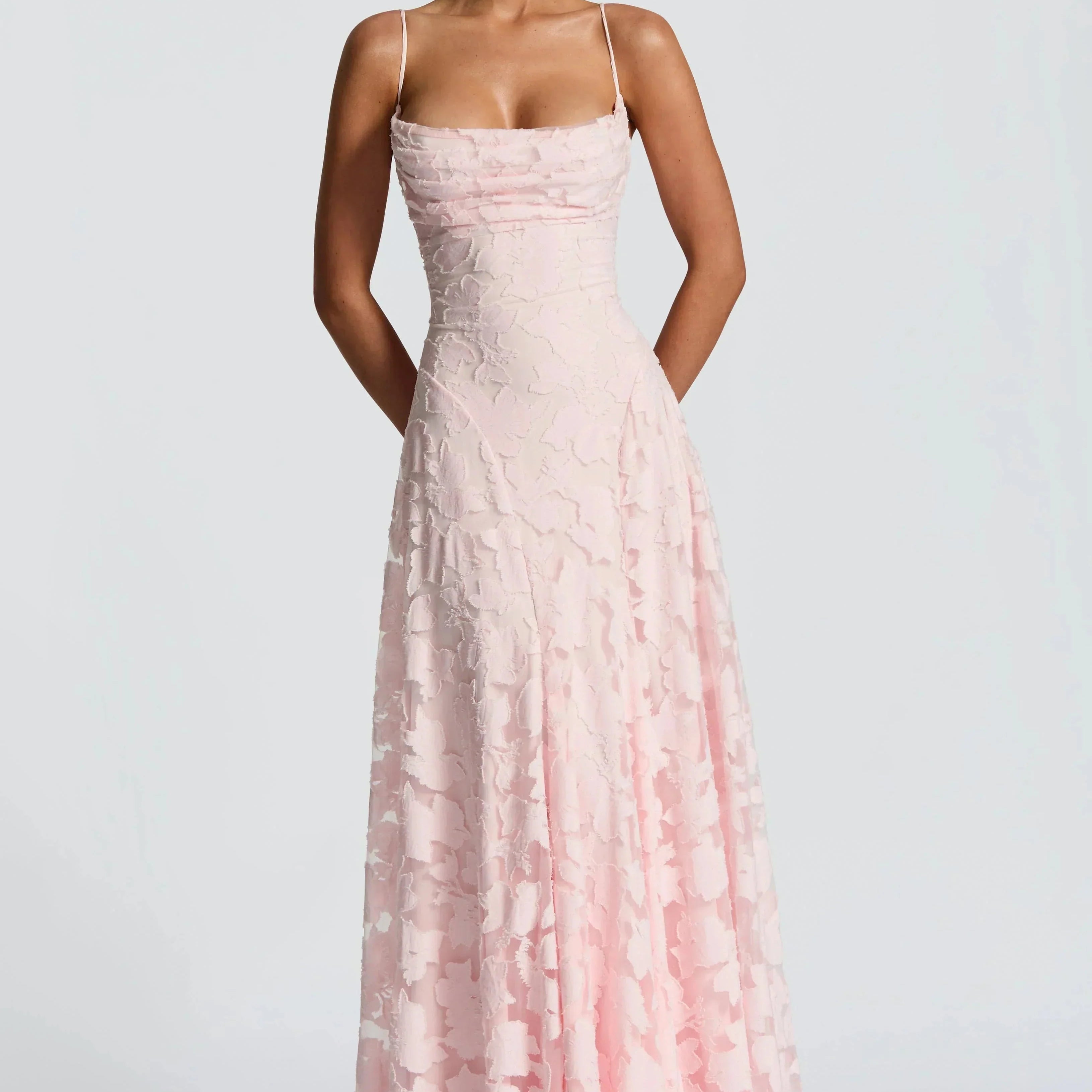 Pannika™ - Virágos applikációs maxi ruha