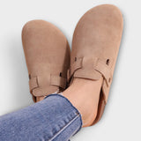 Brigitta™ - Velúr zárt papucs csattal